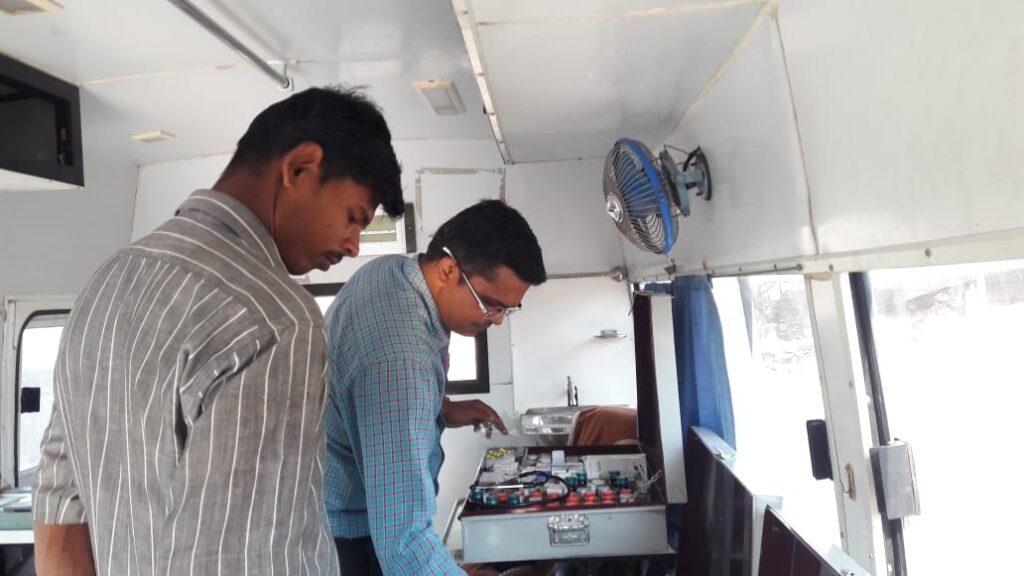 dharampur-mobile-van-09